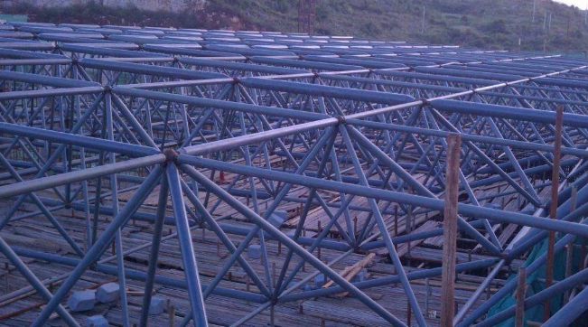 麻城概述网架加工中对钢材的质量的过细恳求